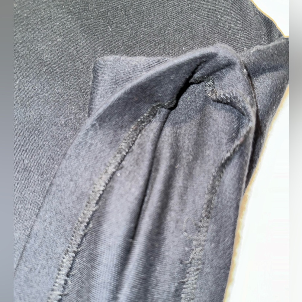 Standard James Perse V-neck Knit Dress - Picture 4 of 4